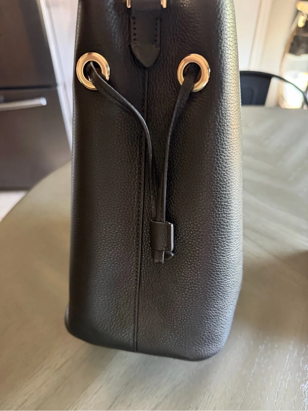 kate spade Black Pebbled Leather Bucket Shoulder Bag with Gold-Tone Accent bundl